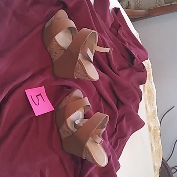 Heels - Picture 2 of 4